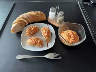 Pikantní salámová pomazánka